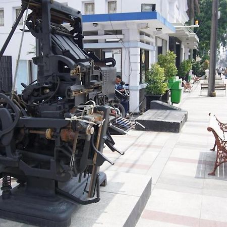 Raffleshom Hotel Bandung Extérieur photo