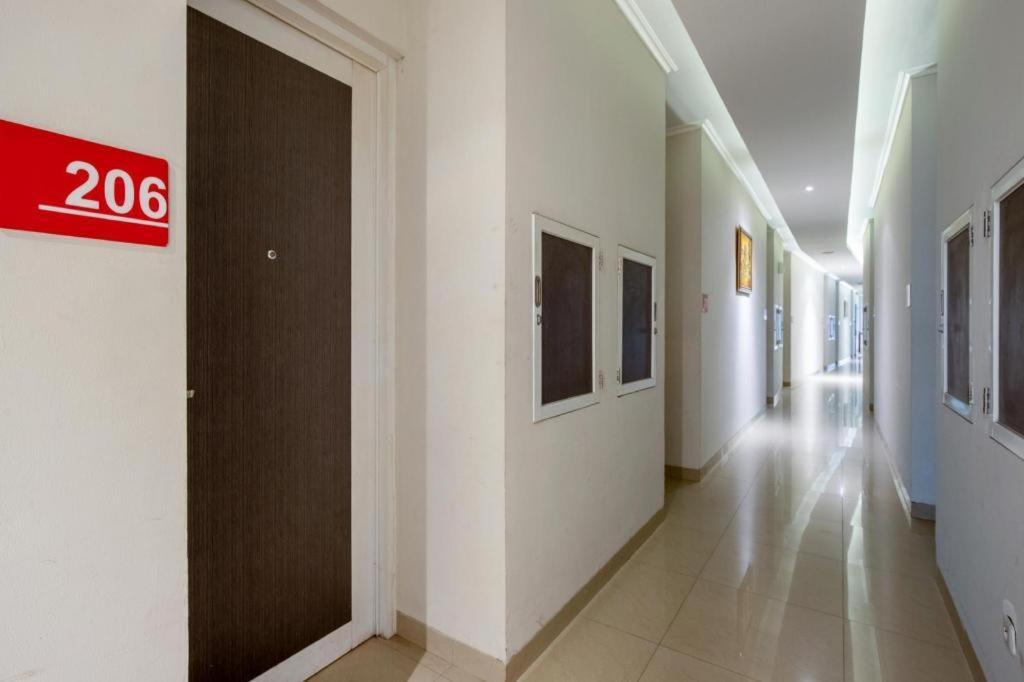 Raffleshom Hotel Bandung Extérieur photo