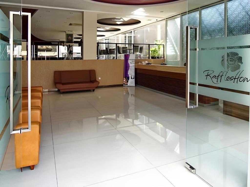 Raffleshom Hotel Bandung Extérieur photo