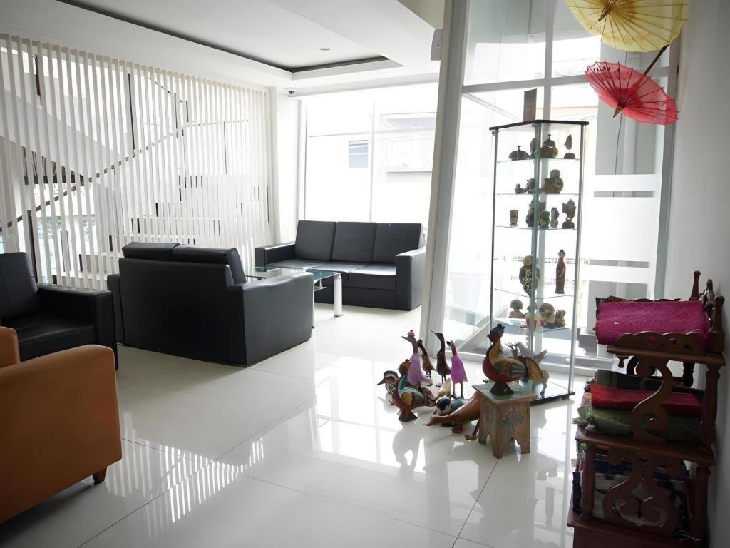 Raffleshom Hotel Bandung Extérieur photo